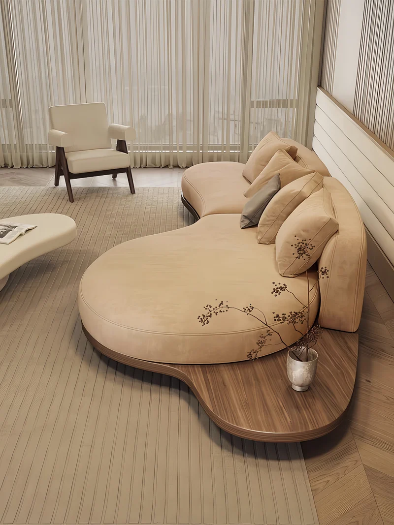 Minimalistisches Bodensofa im Japandi-Wabi-Sabi-Stil